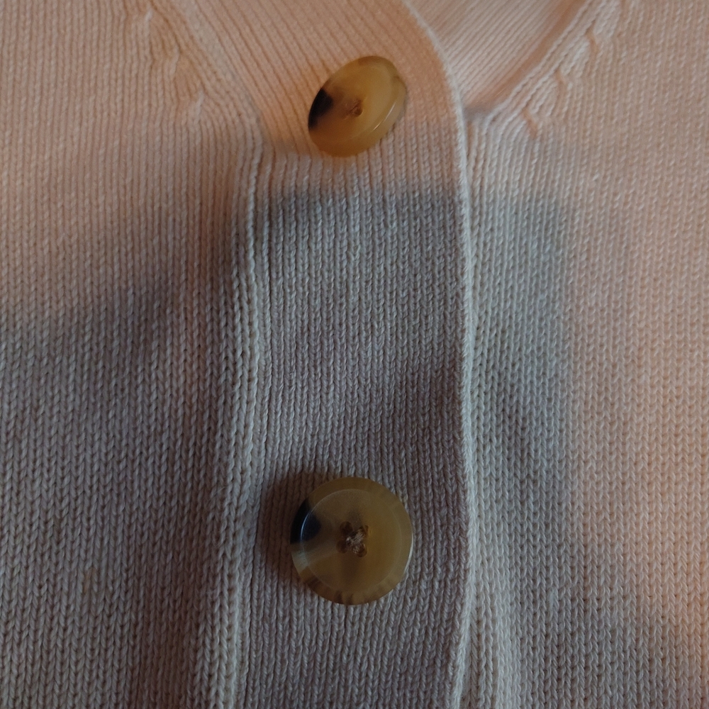 Everlane - Picture 3 of 4